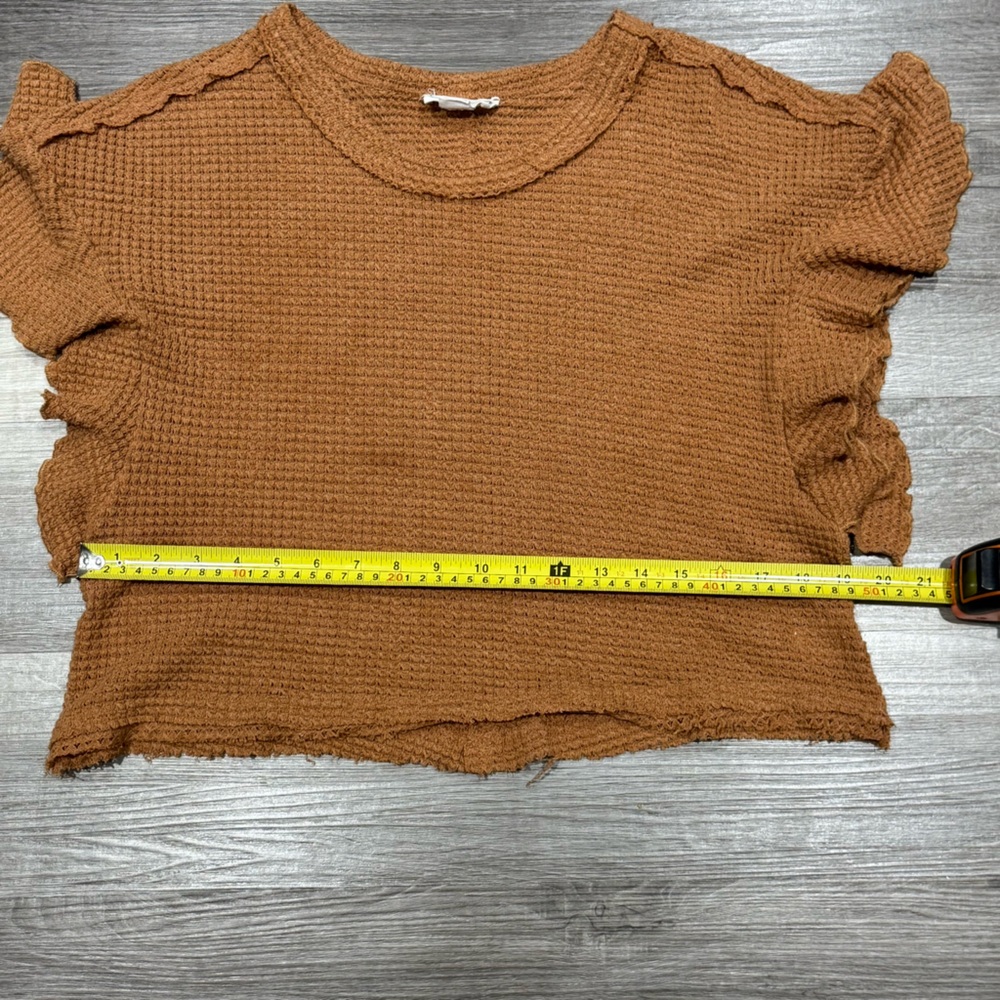 Love Riche Rust Flutter Sleeve Crop Top - Size Small - Picture 6 of 7
